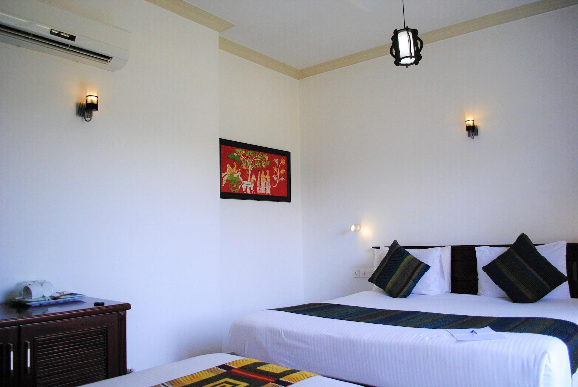 Hotel Yo Канді Екстер'єр фото