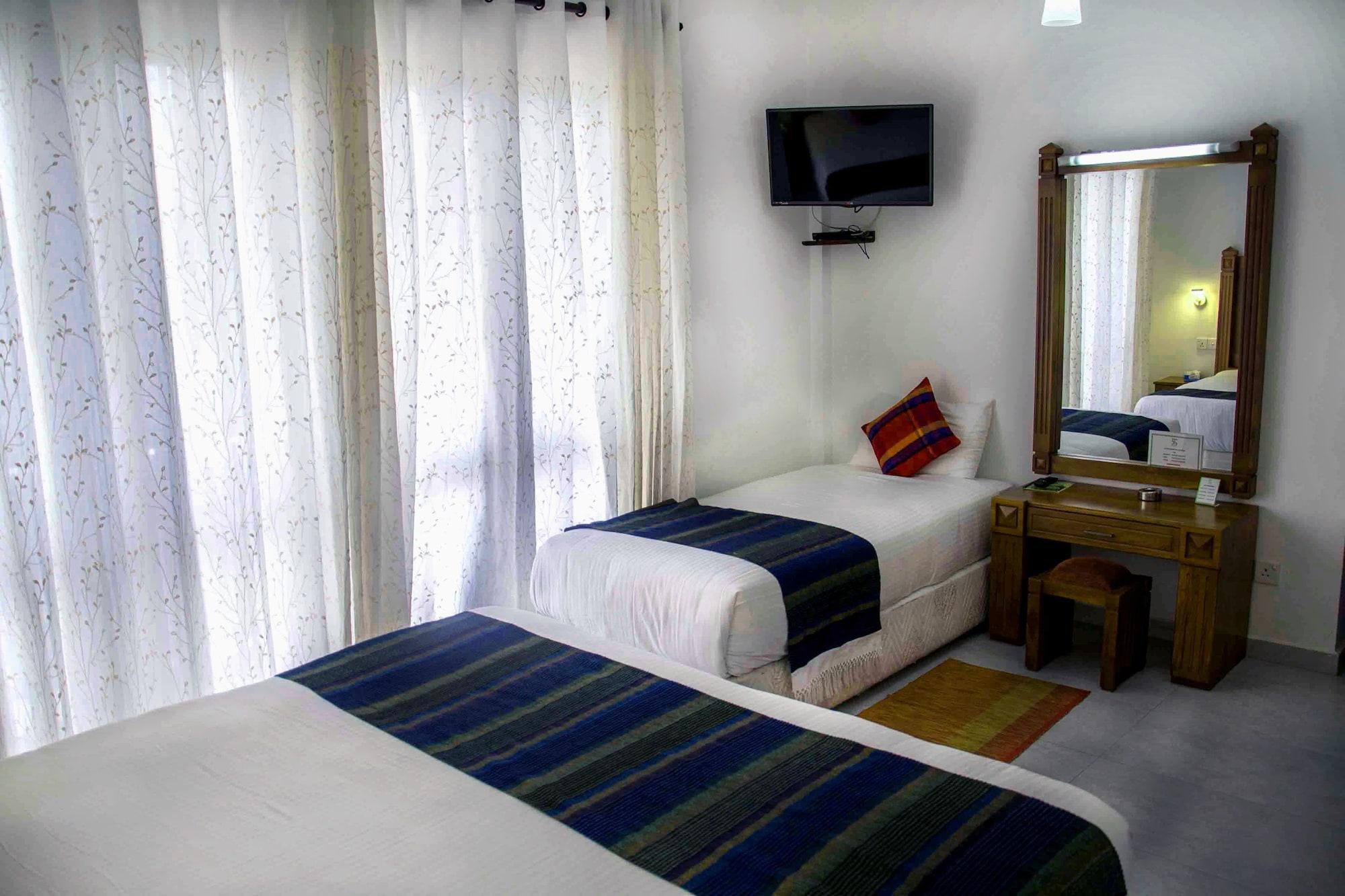 Hotel Yo Канді Екстер'єр фото